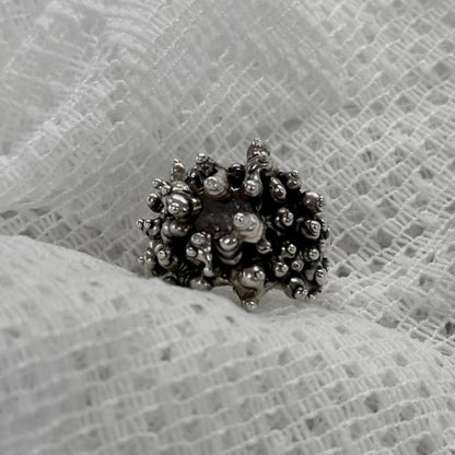 Wax Drops Ring With Oval Stone