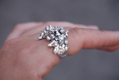Wax Drops Ring With Oval Stone