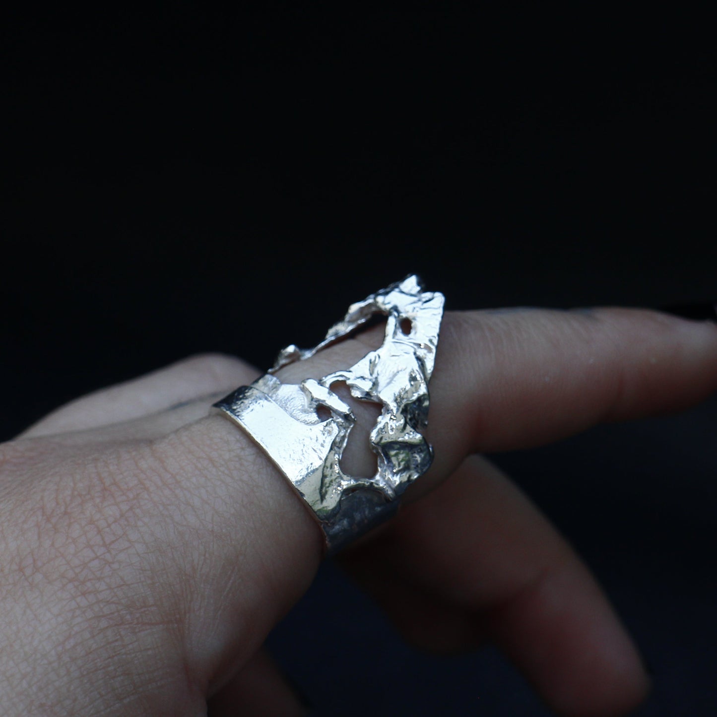 Cave ring